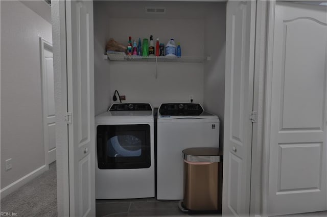 laundry area with visible vents, carpet floors, baseboards, laundry area, and independent washer and dryer