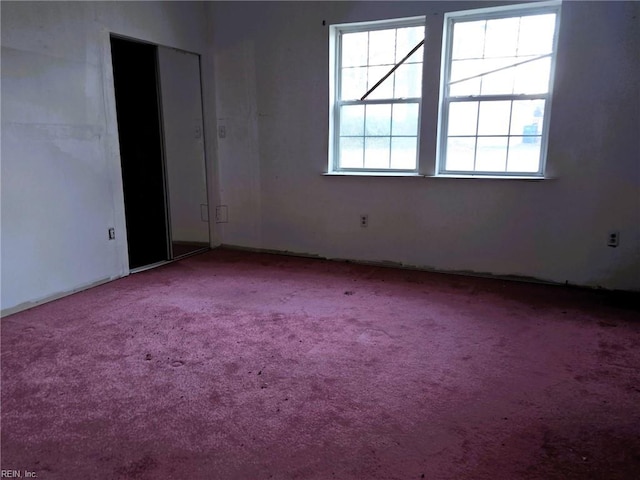 spare room with carpet flooring