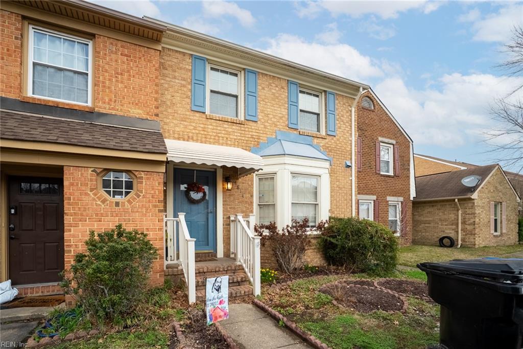 4814 Marlwood Way, Virginia Beach, VA 23462 - townhome / multi-family property featuring brick siding and roof with shingles