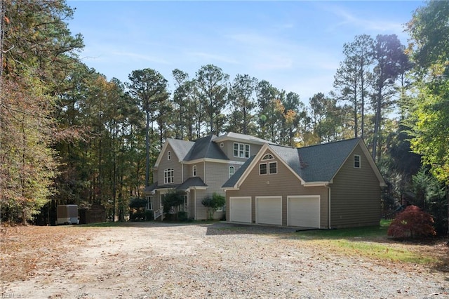 view of front of home featuring driveway