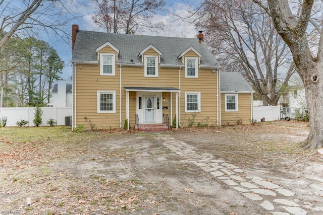 507 Bellwood Rd, Newport News, VA 23601 - view of front facade featuring a chimney and fence