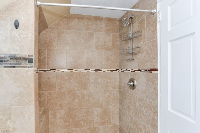 507 Bellwood Rd, Newport News, VA 23601 - bathroom featuring tiled shower