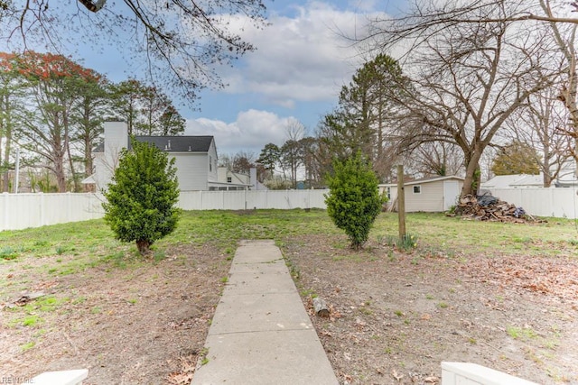 507 Bellwood Rd, Newport News, VA 23601 - view of yard featuring an outdoor structure and fence