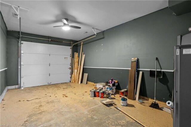 garage featuring ceiling fan