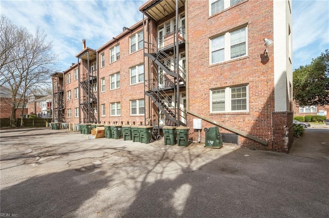 911 Spotswood Ave Unit 4, Norfolk, VA 23517 - view of apartment building / complex featuring stairway