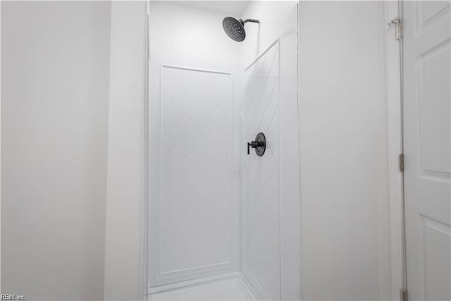 room details featuring walk in shower