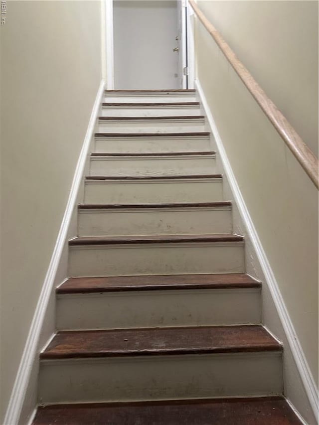 422 Homestead Ave, Hampton, VA 23661 - view of stairway