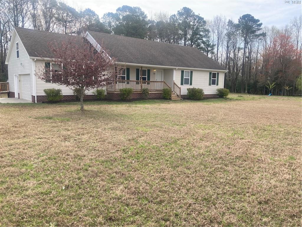 242 Longstreet Ln, Suffolk, VA 23437 - ranch-style house with crawl space, a front yard, covered porch, and roof with shingles