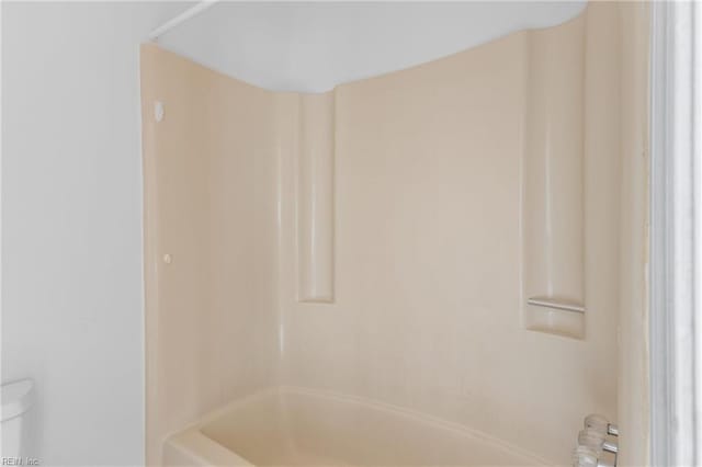724 Oleander Cir, Virginia Beach, VA 23464 - full bathroom with toilet and washtub / shower combination