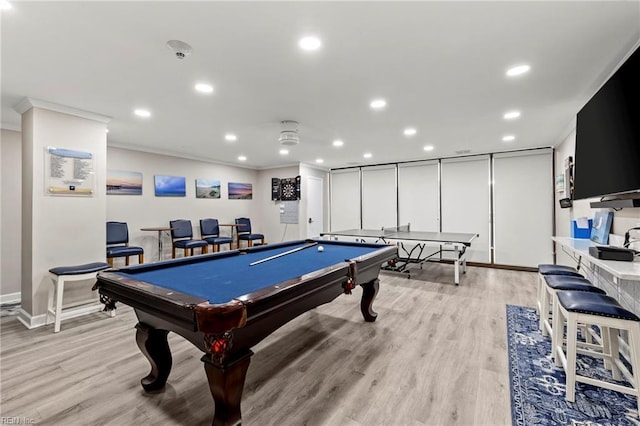 playroom featuring crown molding, recessed lighting, light wood finished floors, and pool table