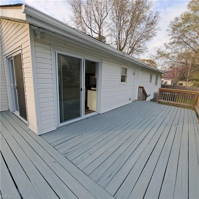 156 Burford Ave, Virginia Beach, VA 23451 - deck with fence