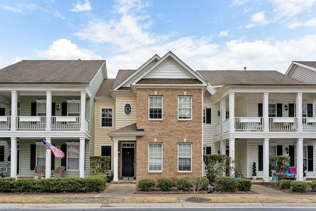 940 Sugar Oak Dr, Virginia Beach, VA 23462 - townhome / multi-family property featuring brick siding and roof with shingles