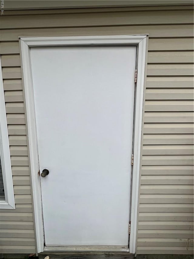 view of exterior entry