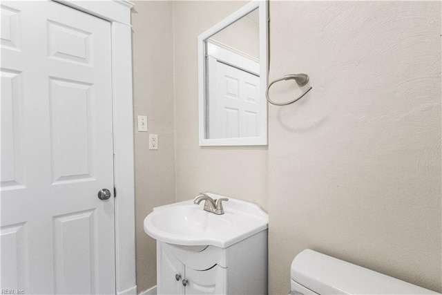 2916 Somme Ave, Norfolk, VA 23509 - half bath featuring vanity and toilet