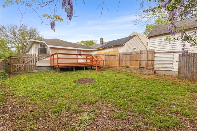 2916 Somme Ave, Norfolk, VA 23509 - view of yard with a deck