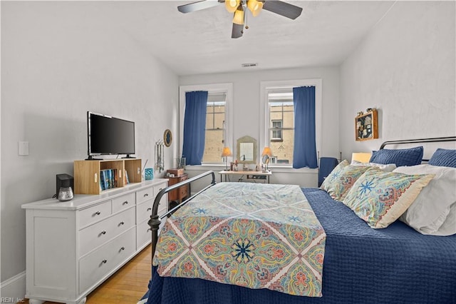 429 York St W Unit 3A, Norfolk, VA 23510 - bedroom featuring light wood-style flooring, ceiling fan, and visible vents