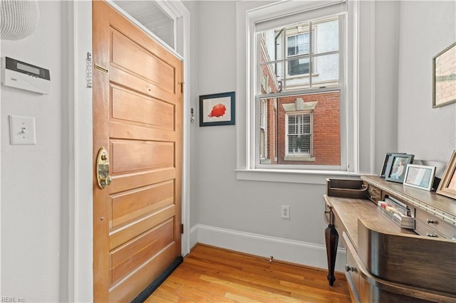 429 York St W Unit 3A, Norfolk, VA 23510 - entrance foyer featuring baseboards and light wood-style floors