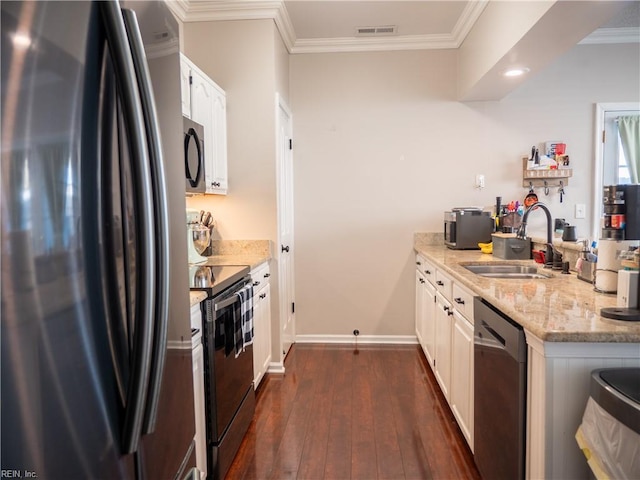 4734 Kempsville Greens Pkwy, Virginia Beach, VA 23462 - kitchen with a sink, visible vents, crown molding, and stainless steel appliances
