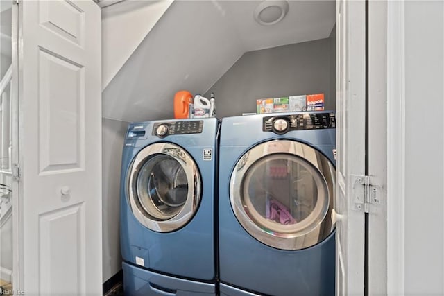 943 Tabb Lakes Dr, Yorktown, VA 23693 - clothes washing area with laundry area and washer and clothes dryer