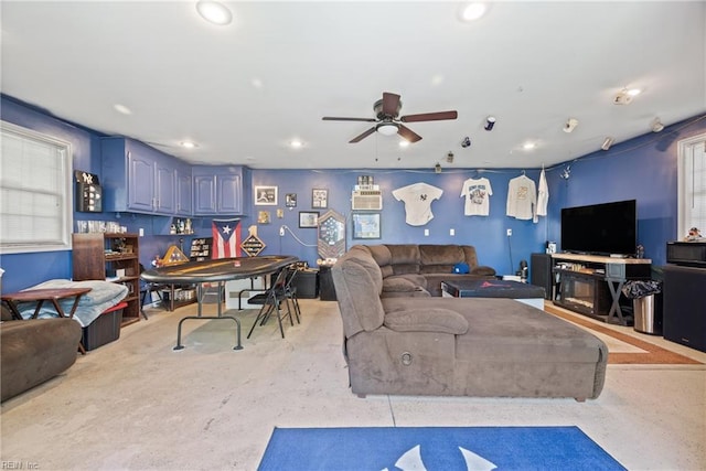 943 Tabb Lakes Dr, Yorktown, VA 23693 - living room with recessed lighting and ceiling fan