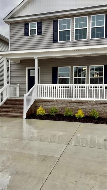 view of front facade featuring a porch