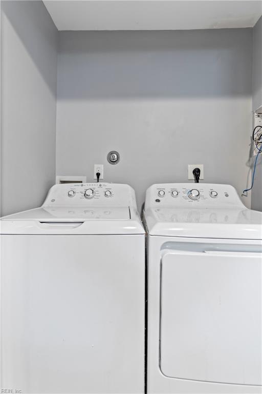 3410 E Princess Anne Rd, Norfolk, VA 23502 - washroom featuring laundry area and washer and clothes dryer