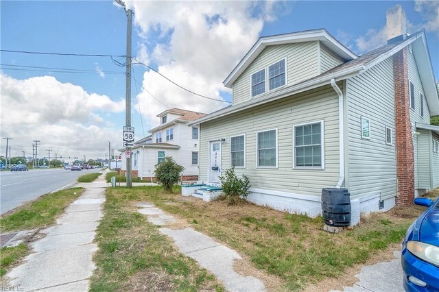 3410 E Princess Anne Rd, Norfolk, VA 23502 - view of side of home