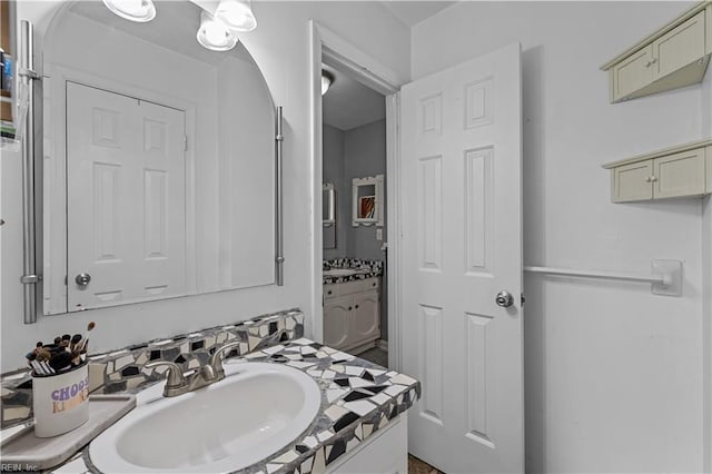 1206 Mabry Mill Pl, Chesapeake, VA 23320 - bathroom featuring vanity