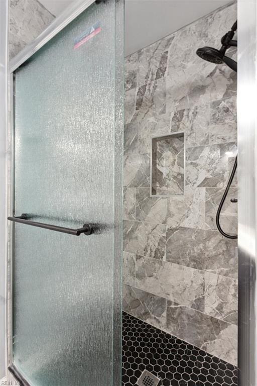 122 Kendall Dr, Newport News, VA 23601 - full bathroom with a shower stall