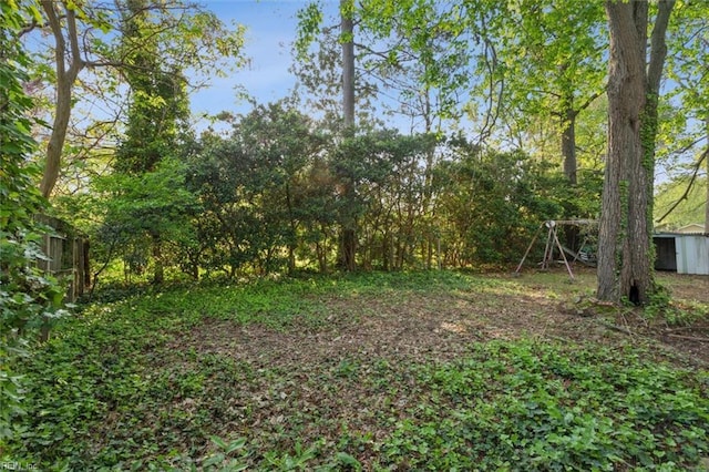 122 Kendall Dr, Newport News, VA 23601 - view of yard featuring an outdoor structure
