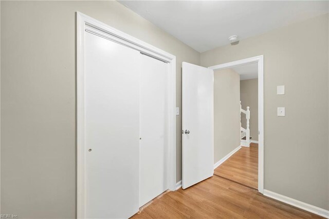 105 Ireland St, Hampton, VA 23663 - hallway featuring wood finished floors and baseboards