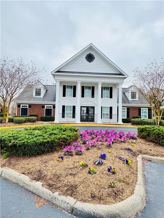 view of front of home featuring a porch