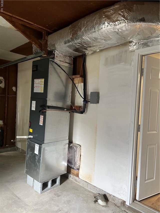 420 Cottonwood St, Newport News, VA 23608 - utilities with heating unit