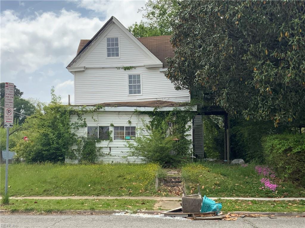 view of property exterior