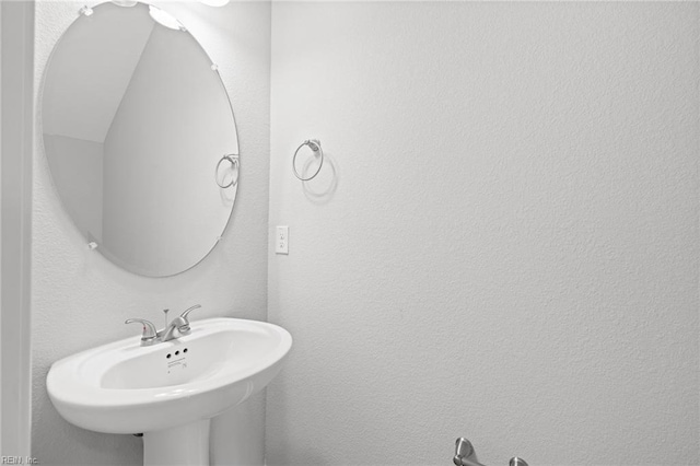 6471 Swan Arch, Norfolk, VA 23513 - bathroom featuring a sink