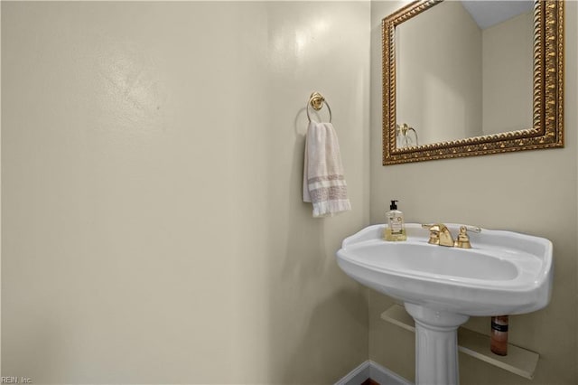 4011 E Providence Rd, Williamsburg, VA 23188 - bathroom with baseboards