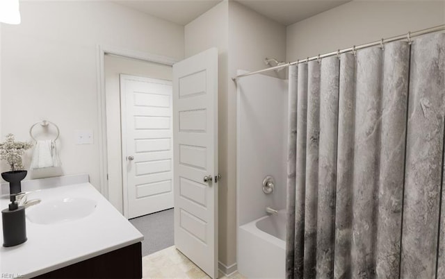 full bath with vanity and shower / bath combo