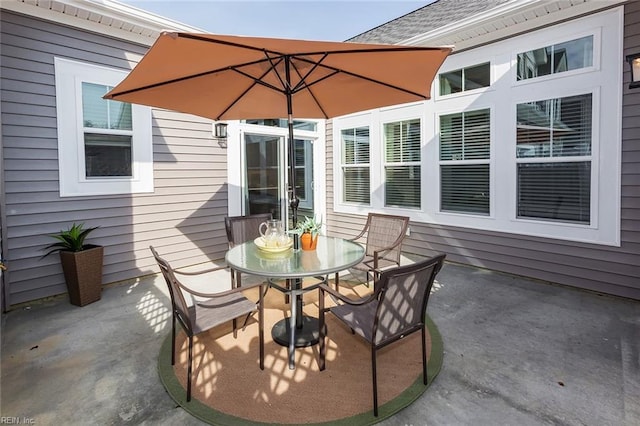 view of patio with outdoor dining space