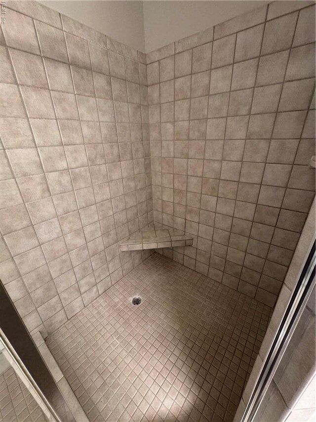 35 Miles Cary Mews, Hampton, VA 23669 - bathroom with a tile shower