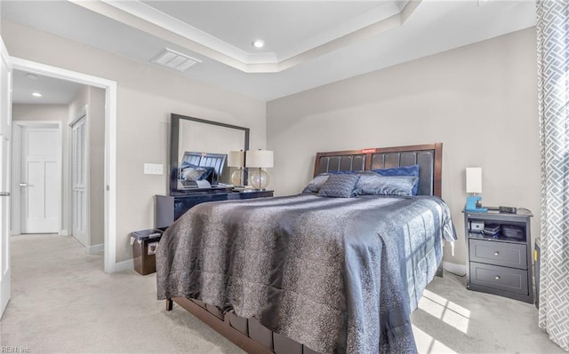 bedroom featuring visible vents, recessed lighting, carpet, and baseboards