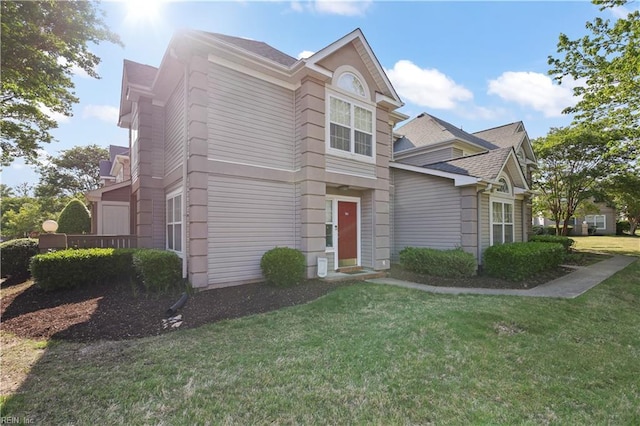 view of front facade with a front yard