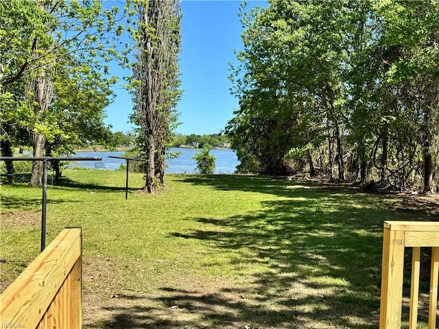 view of yard featuring a water view