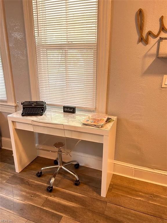 639 Mt Vernon Ave, Portsmouth, VA 23707 - home office with baseboards, a wealth of natural light, wood finished floors, and built in study area