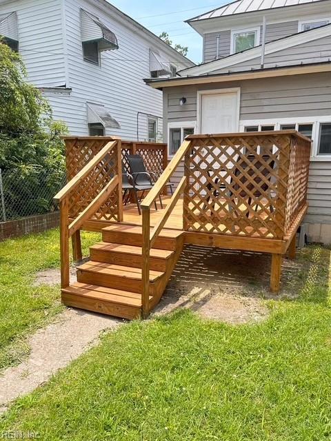 639 Mt Vernon Ave, Portsmouth, VA 23707 - view of wooden deck