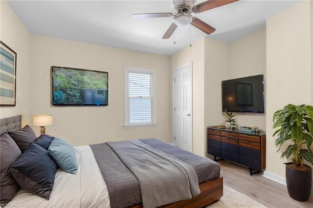 921 Quash St, Hampton, VA 23669 - bedroom featuring a ceiling fan, baseboards, and light wood-type flooring