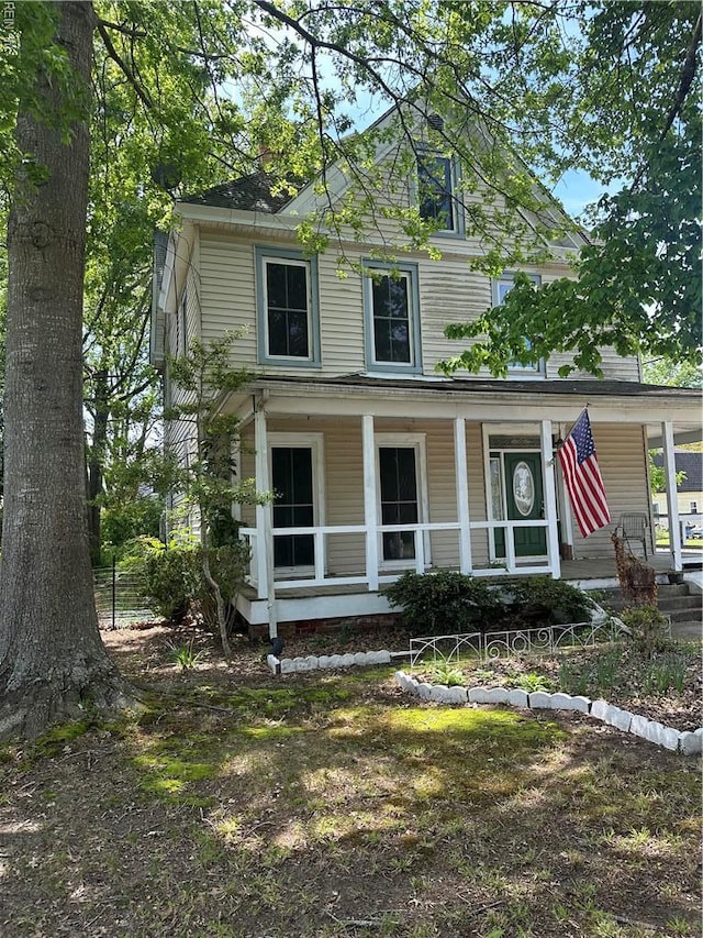 view of front facade with covered porch