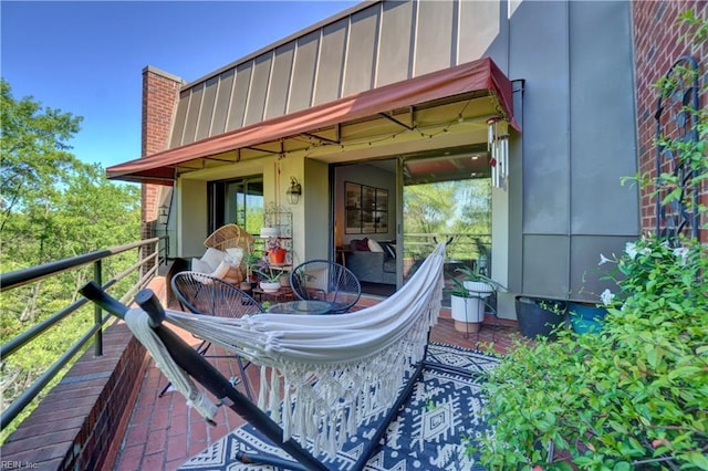 255 College Cross Unit 87, Norfolk, VA 23510 - wooden deck with outdoor dining area