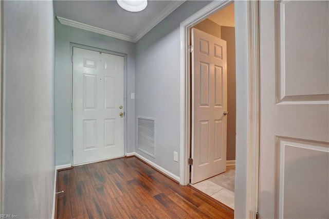 255 College Cross Unit 87, Norfolk, VA 23510 - entryway featuring crown molding, baseboards, visible vents, and wood finished floors