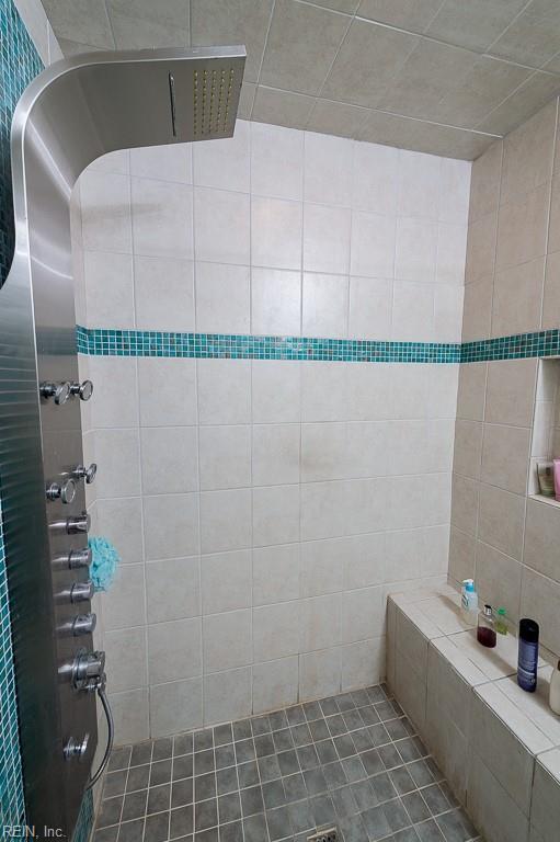 12 Rudee Ave, Virginia Beach, VA 23451 - bathroom with tiled shower