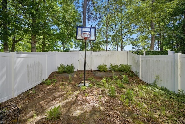 422 New London Pl, Virginia Beach, VA 23454 - view of basketball court featuring a fenced backyard